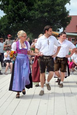 Wolfsbacher Kirwa 2014 am Sonntag.