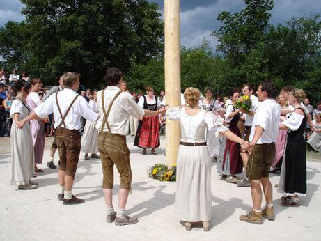 Tanz des Oberkirwapaars
Tanz des Oberkirwapaars