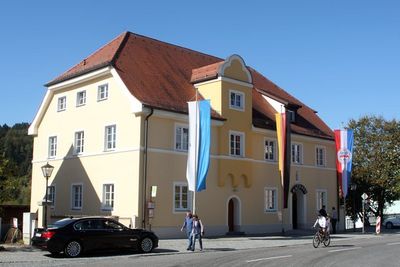 Das sanierte Rathaus. Das sanierte Rathaus.